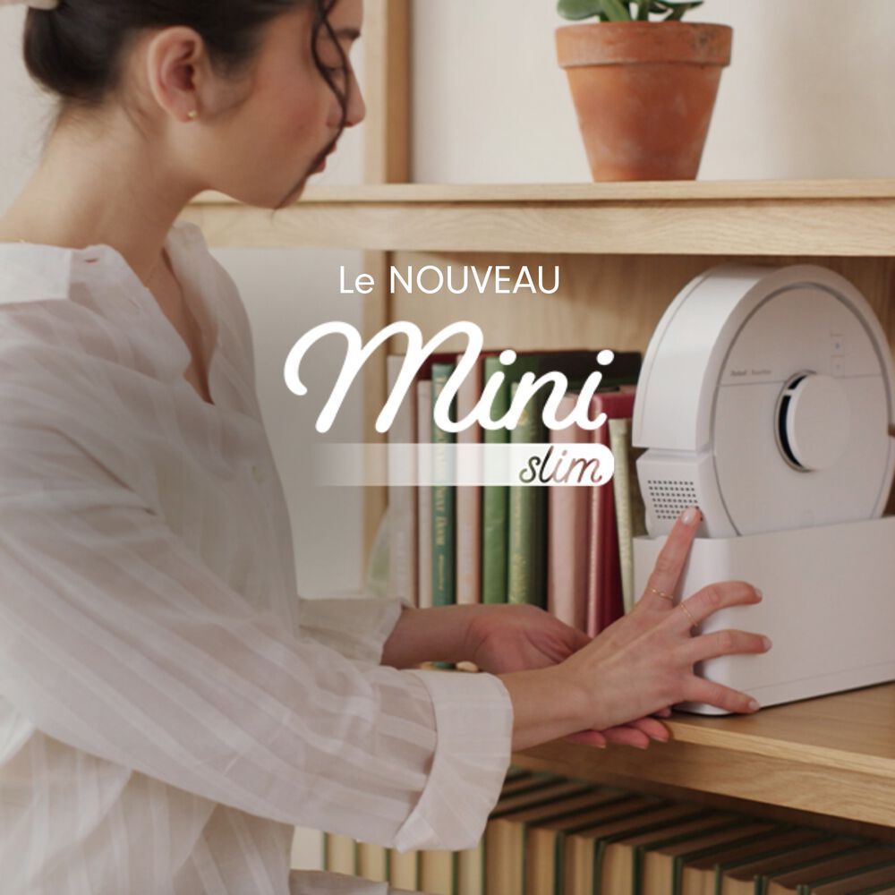 Le Roomba&reg; Mini avec SlimCharge&trade; prouve qu&rsquo;un nettoyage puissant n&rsquo;a pas besoin de plus d&rsquo;espace.